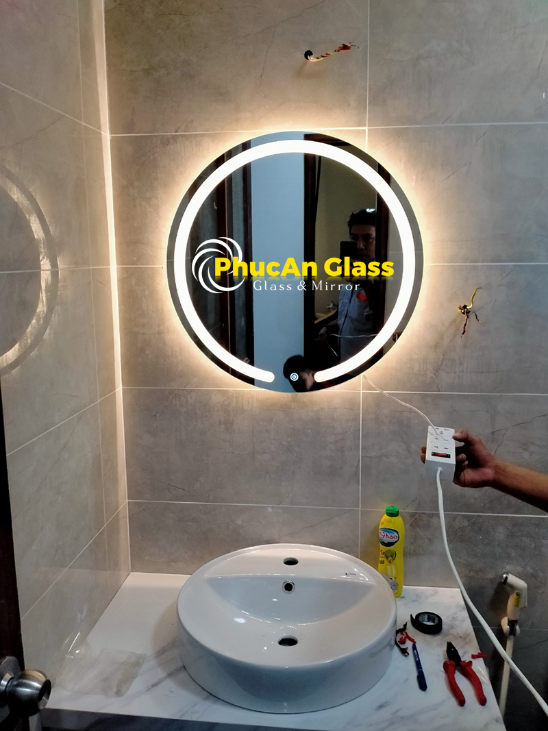 Gương Đèn LED Cảm Ứng Giá Rẻ tại TPHCM: Bước Đột Phá Cho Phòng Tắm Của Bạn