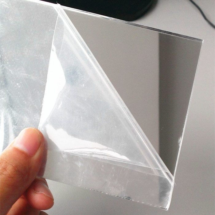 Tấm nhựa Mica Gương tráng bạc: Tạo điểm nhấn cho không gian trang trí